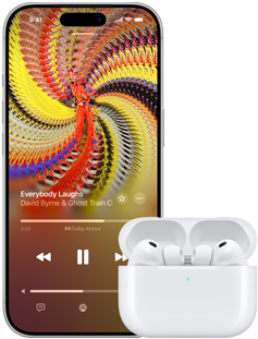 AirPods Pro 3 vises i et ladeetui med MagSafe, mens låten «Everybody Laughs» av David Byrne og Ghost Train Orchestra spilles av i Apple Music på iPhone 17 Pro.